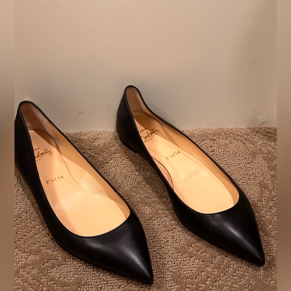 Black pointed Ballet flats gently used